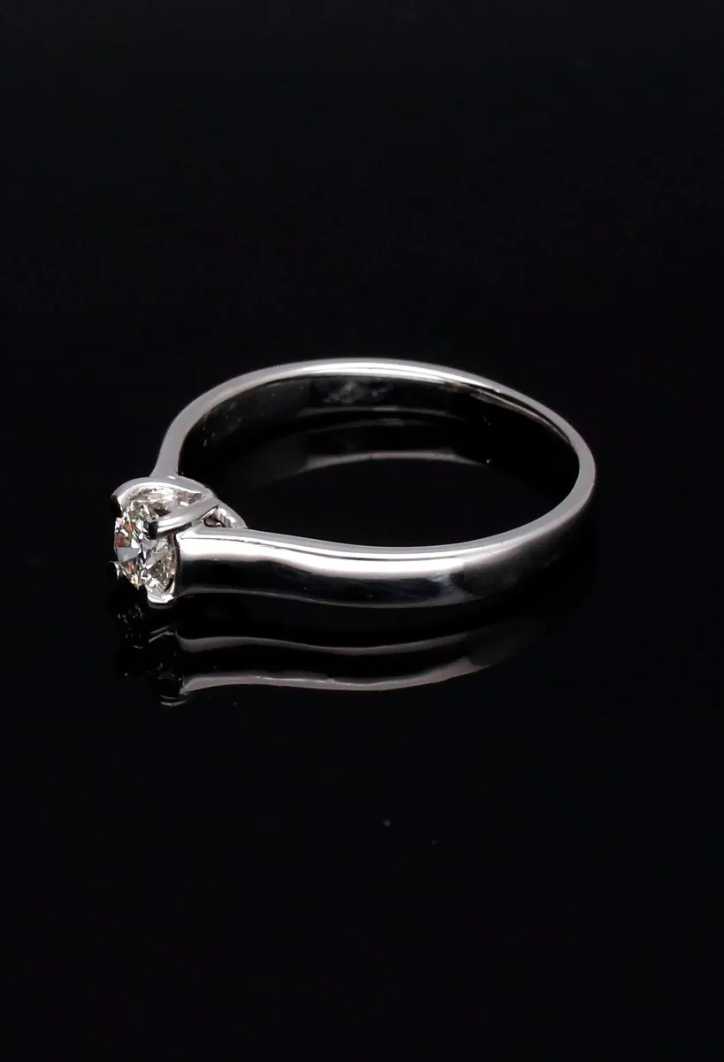 Anillo de compromiso solitario oro blanco 18k y brillante 026_A2988-025