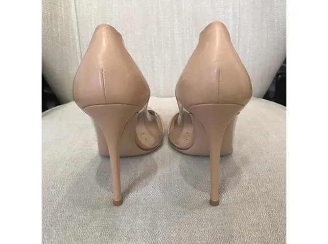 GIANVITO ROSSI Tacones T.UE 40 cuero Beige 