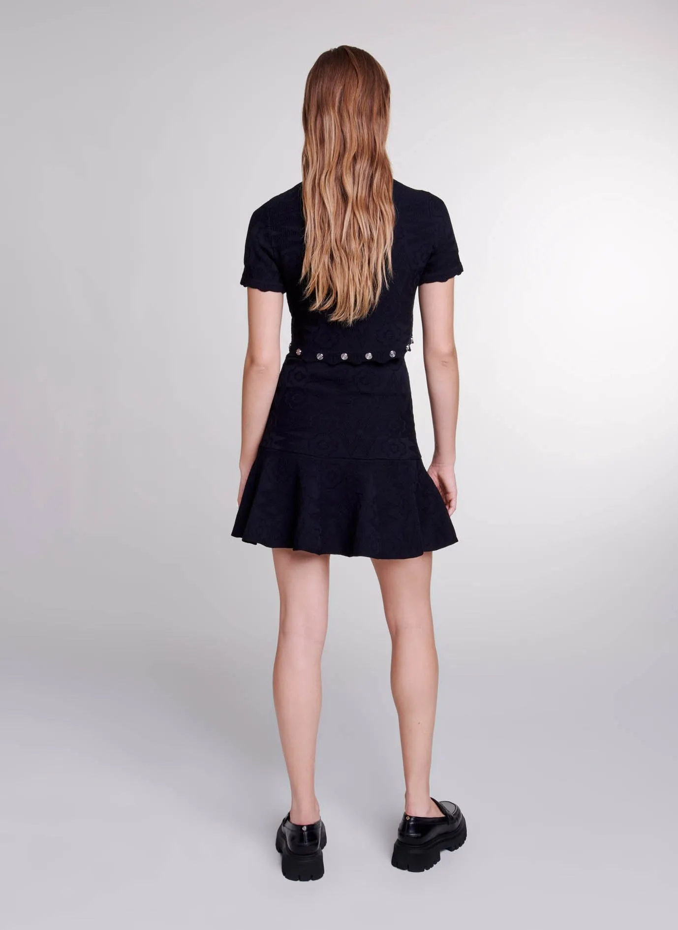 MAJE Vestido corto recto de punto 2 en 1 con cuello redondo en negro
